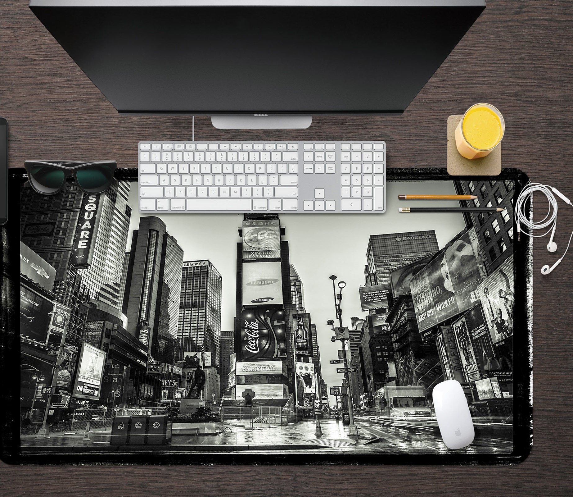 3D New York City 123119 Assaf Frank Desk Mat