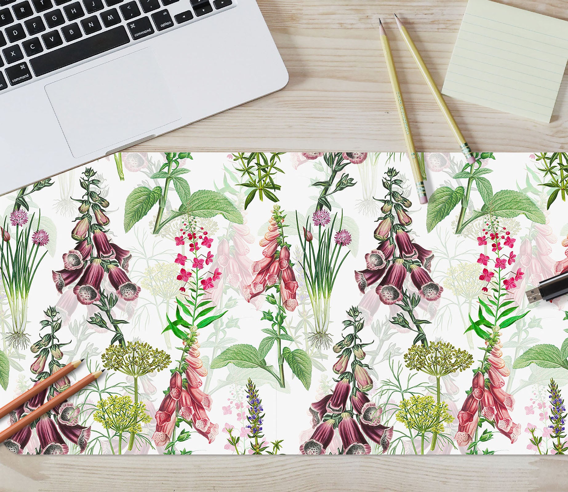 3D Flower Clusters 120143 Uta Naumann Desk Mat