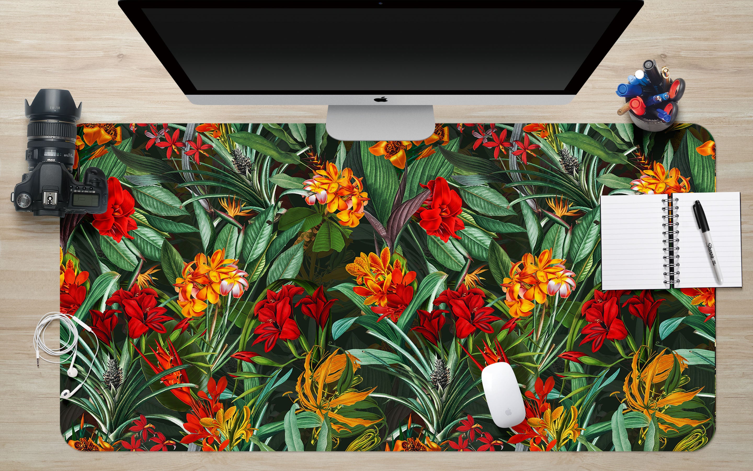 3D Red Flower Clump 120155 Uta Naumann Desk Mat