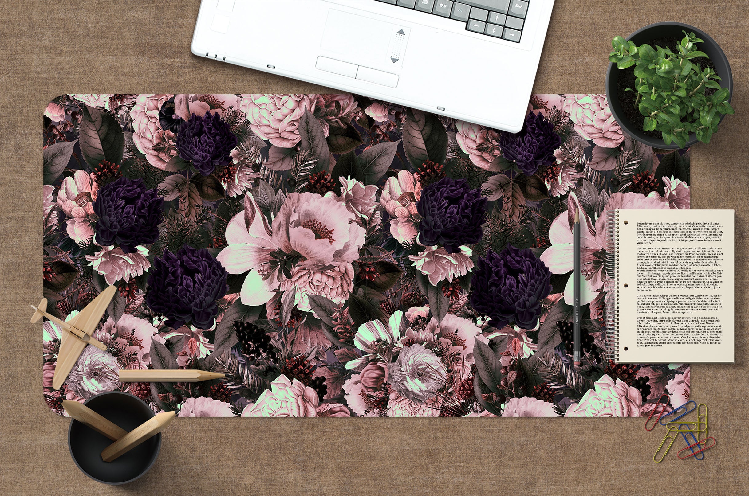 3D Dark Flowers Pattern 120206 Uta Naumann Desk Mat